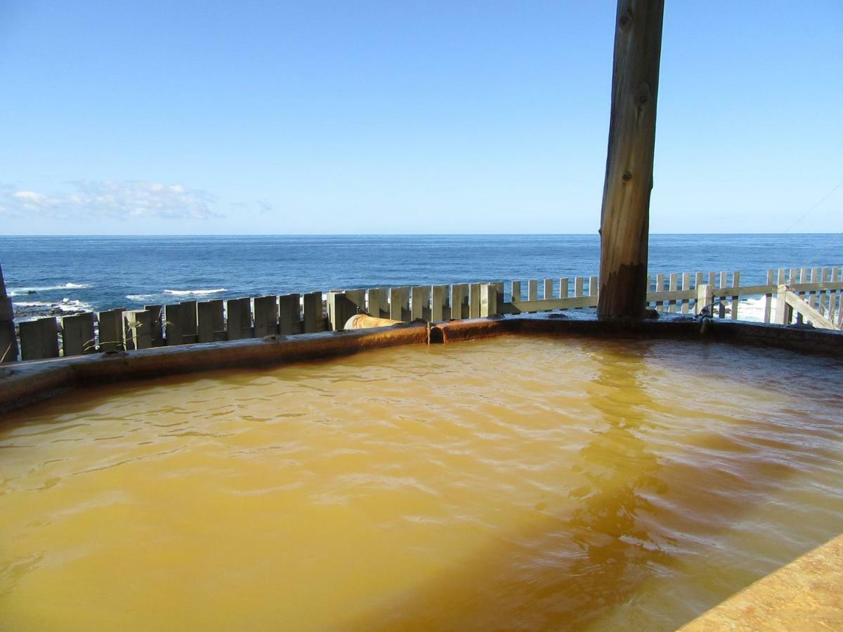 Koganezaki Furofushi Onsen Hotel Fukaura Bagian luar foto